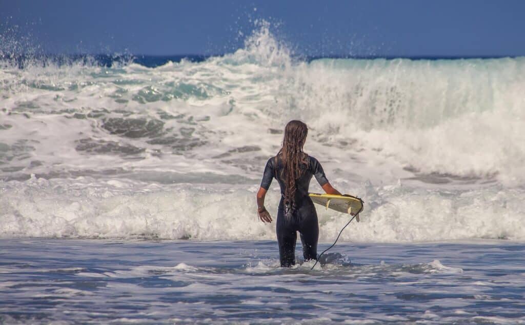 surfer 3729052 1280 - Activités et services